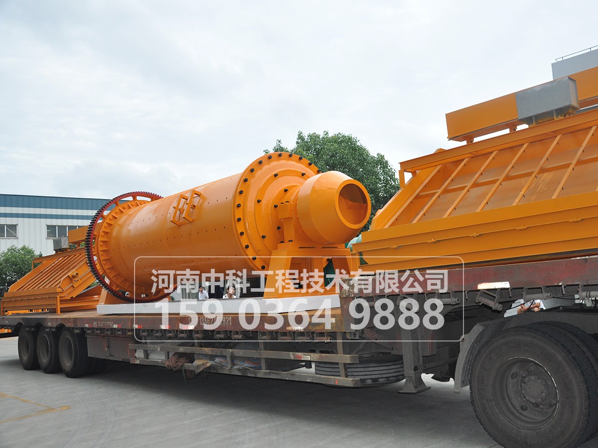 當(dāng)球磨機(jī)運轉(zhuǎn)時發(fā)現(xiàn)電流間斷升高是什么原因？